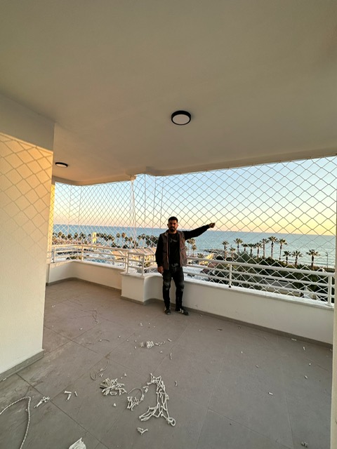Deniz Manzaralı Geniş Daire Balkon Güvenlik Filesi